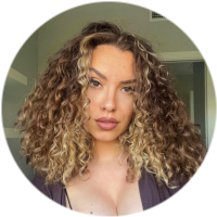 Giulia, 38